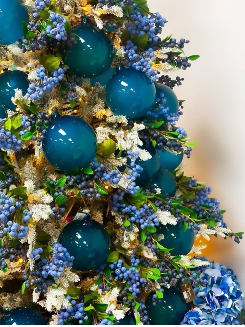 BLUE 150MM BUBBLEGUM 
BALL ornament by Jim Marvin for Winward